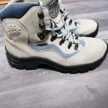 Ženski pohodniški čevlji,ohranjeni