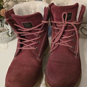 Ženski usnjeni gležnarji št.39