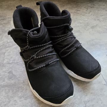 Ženski zimski gležnarji MARRELL 50€