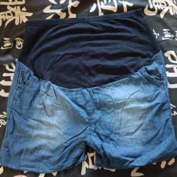 Hlače kratke  nosečniške 46