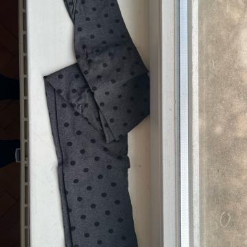 Hlacne nogavice Calzedonia, velikost S, sive s pikami