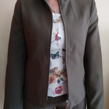 Vojaško zelena jakna