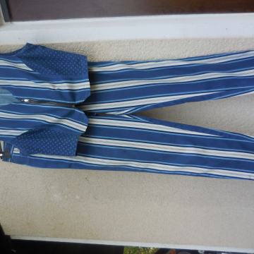 MODRO ČRTAST HLAČNI KPL HLAČE/BREZROKAVNIK S/M