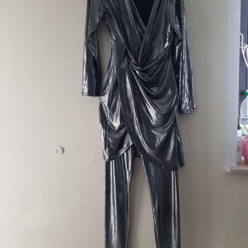 NOV SREBRN SVEČAN KPL PAJKICE /TUNIKA 38/40