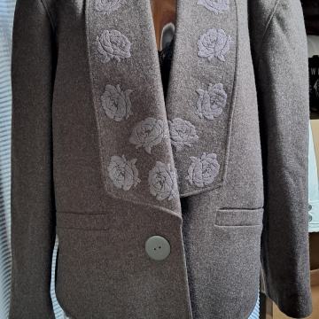 Ženski, volneni, hlacni kostim MURA