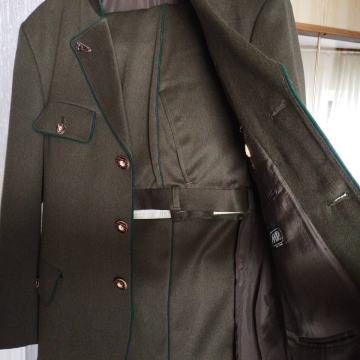 klasična lovska suknjič/jakna z zelenim paspulom