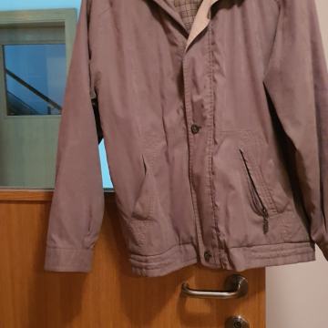 Moška sivo zelena jakna velikosti 50