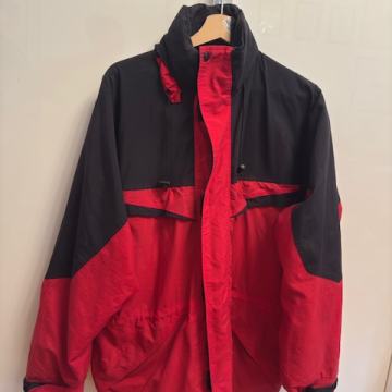 moški anorak rdeč s kapuco št. 54