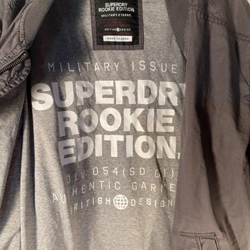Superdry Rookie Edition Military Issue jakna – M, odlično ohranjena