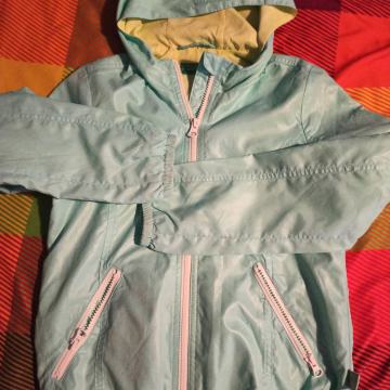 Benetton jaknica št. 8-9 let (140 cm)