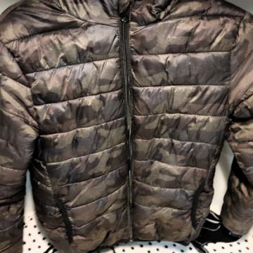 Otroška jakna camo vojaška