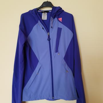 ADIDAS MODRA NEPREMOČLJIVA JAKNA 38