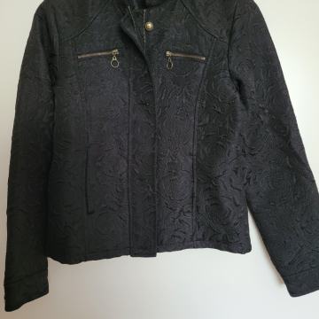 Črna jakna 38, prehodna jaknica 38, M, retro, žakard
