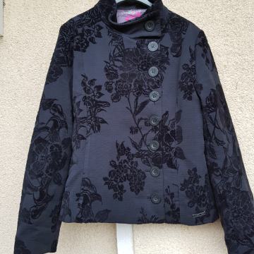 DESIGUAL ČRNA KRATKA JAKNA 42