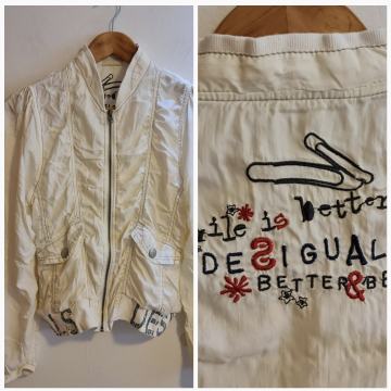 { JAKNA } ●DESIGUAL ○tanka ○št. S