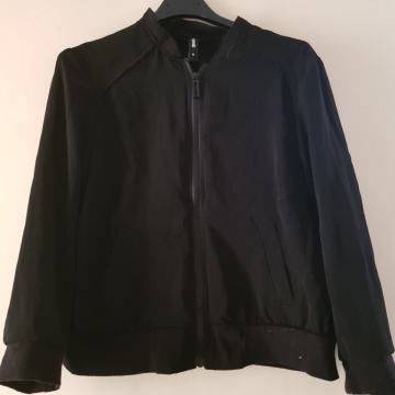 NOVA KRATKA BOMBAŽNA ČRNA JAKNA M