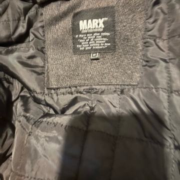 Moderen plašč znamke Marx