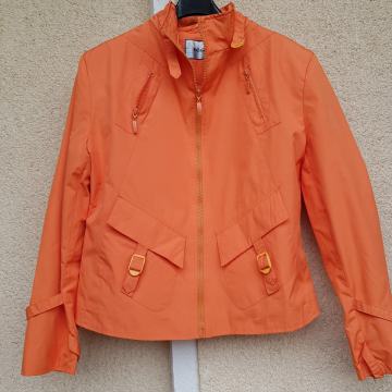 NOVA ORANŽNA PREHODNA JAKNA 42