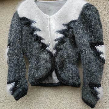 SIVO BELA PLETENA KRATKA MOHAIR JAKNA