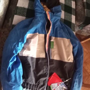 smučarska ženska jakna Helly Hansen NOVA Z ETIKETOM