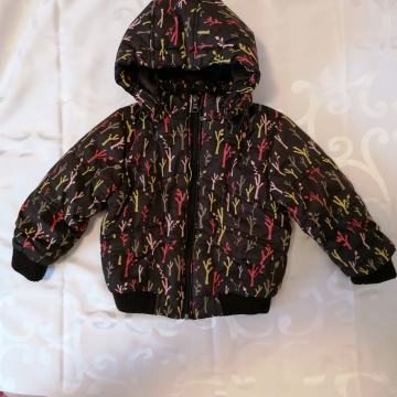 Bunda s kapuco št.80