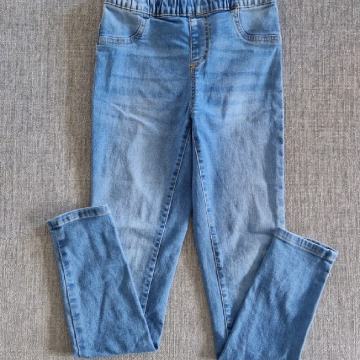 Dekliške jeans hlače / pajkice Reserved št. 146