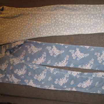 Dekliške jeans hlače z rožicami- benetton, vel 158 , 11-12let