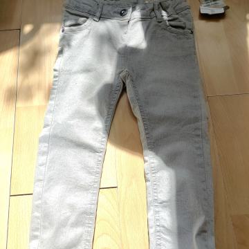 Elastične hlače - kavbojke, velikost 104 nove