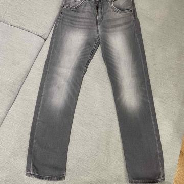 Fantovske kavbojke H&M 140