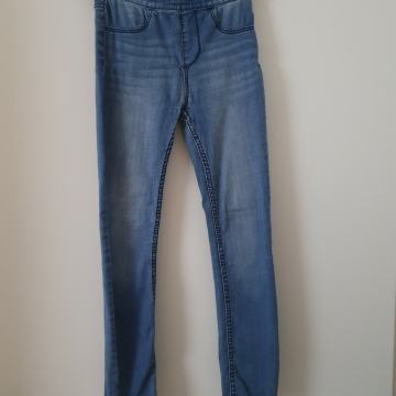Hlače, jeans 134
