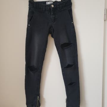 Hlače jeans 140