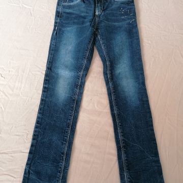 Jeans hlače za deklico št.122 (6-7 let)
