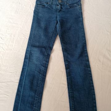 Jeans hlače za deklico št.122 (6-7 let)