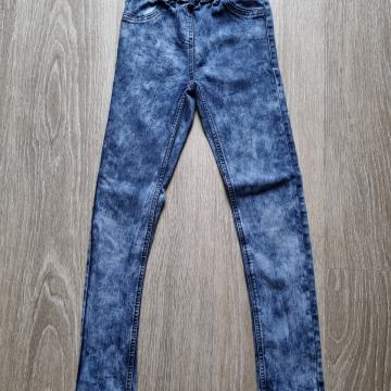 Jeans hlače, elastične št. 140
