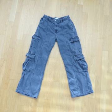 jeans hlače velikosti S (DEJANSKA VELIKOST JE ŠT. 152/158)