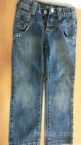 Nove jeans kavbojke Benetton - vel. 3-4 leta