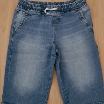 Jeans kratke fantovske hlače velikost 10-12 let146-152