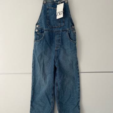 Jeans z naramnicami Zara 116