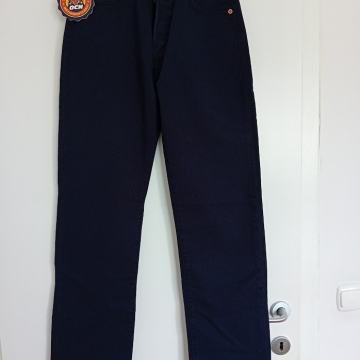 NOVE KAVBOJKE LEVI STRAUSS & CO. št. W 28 L32