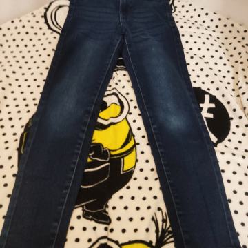 Otroške JEANS 128 hlače modre novo