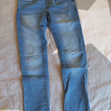 Otroške kavbojke št. 146