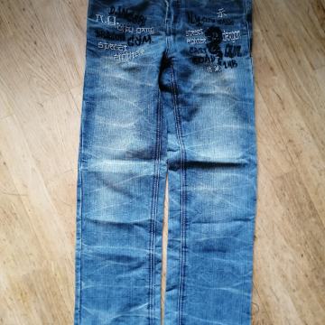 Prodam hlače jeans 140-146