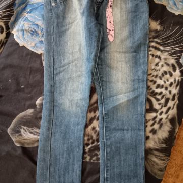 Prodam jeans hlače 128/7-8let
