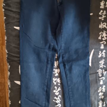 Hlače jeans 42