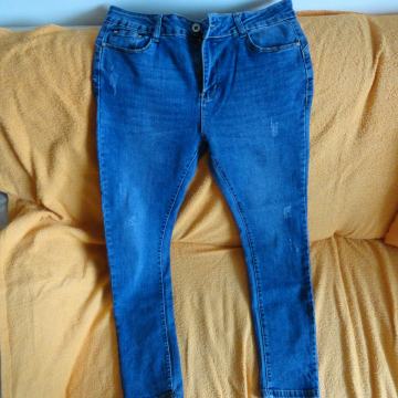 hlače jeans štXL modre,moderne nove.
