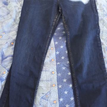 Jeans hlače 44