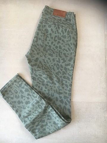 JEANS hlače AMISU Vintage Urban zelena gepard št.38 - prodam