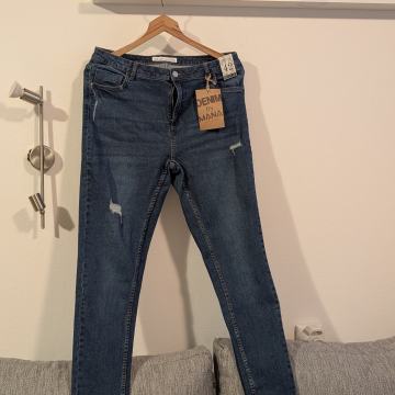 jeans hlace