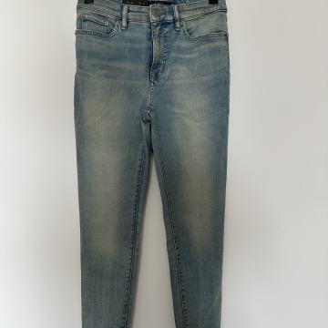 Kavbojke znamke Lauren Ralph Lauren, 36, z etiketo