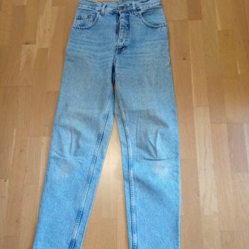 Kvalitetne, kot nove, ženske jeans hlače prodam za simbolično ceno